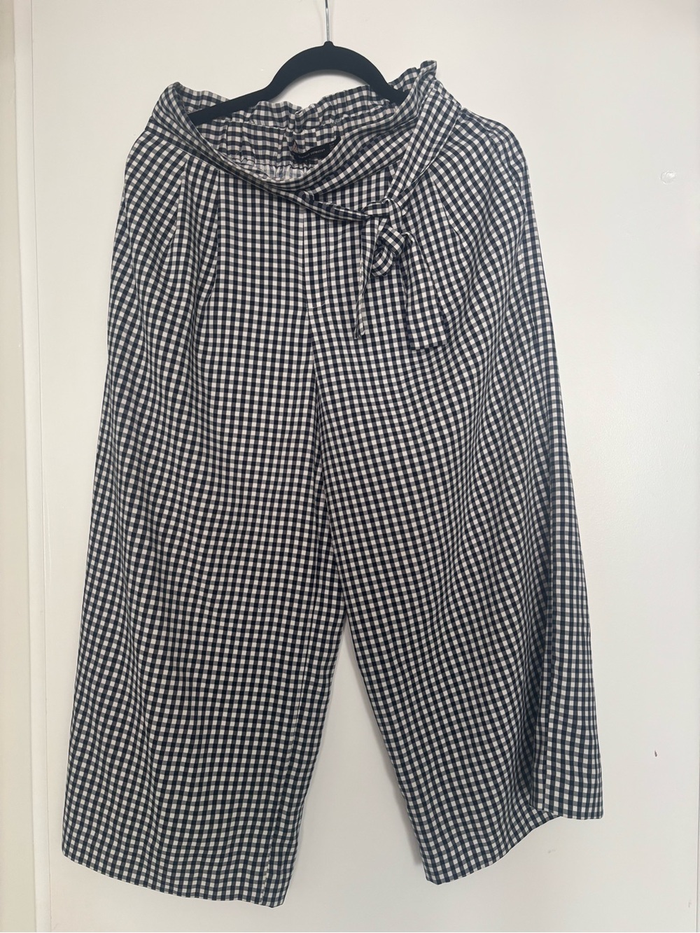 Zara Black & White Gingham Wide Leg Pants with pockets!